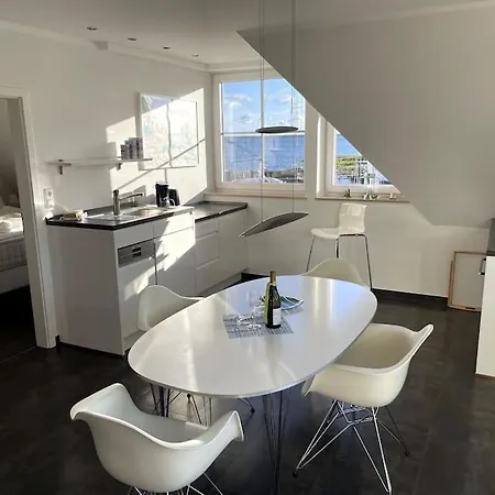 Austernfischer Im Hafenhaus *