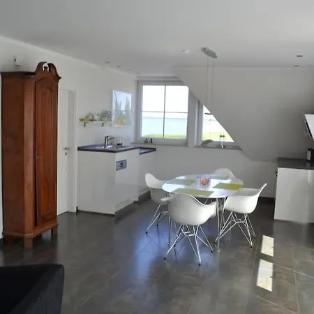 Austernfischer Im Hafenhaus * Vieregge